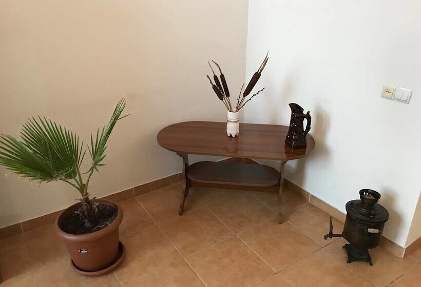 Light Guest House   Hostel