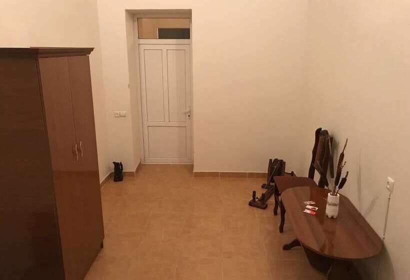 Light Guest House   Hostel