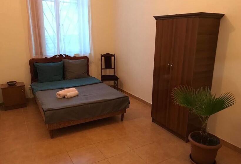 Light Guest House   Hostel