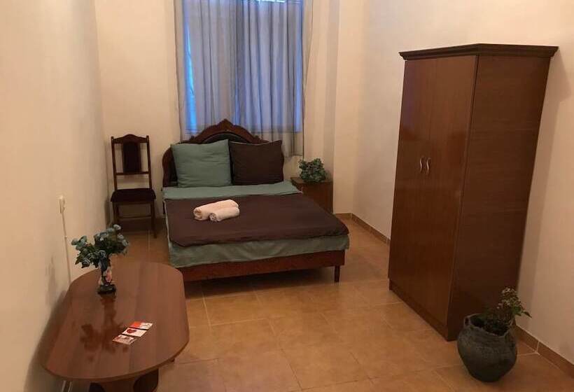 Light Guest House   Hostel