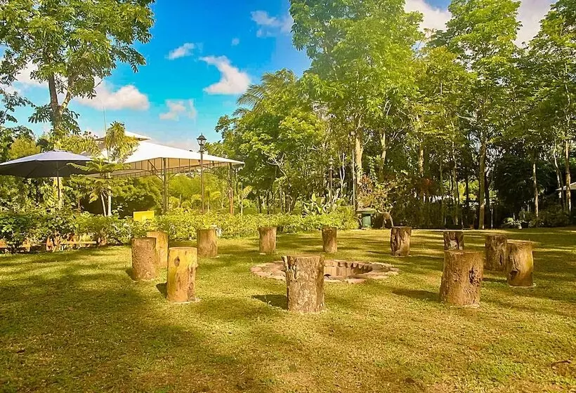 Loria Hotel Tagaytay