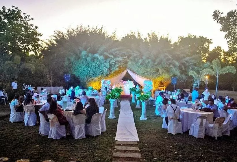 Loria Hotel Tagaytay