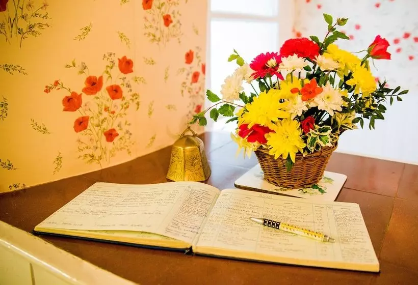 Higher Bruckland Farmhouse B&b