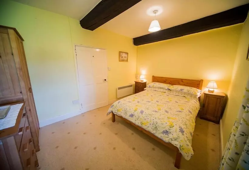 Higher Bruckland Farmhouse B&b