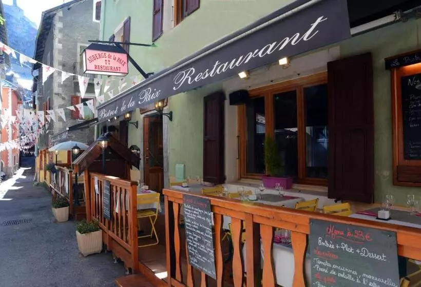 هتل Auberge De La Paix