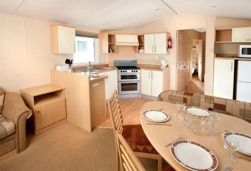 هتل Combe Martin Beach Holiday Park