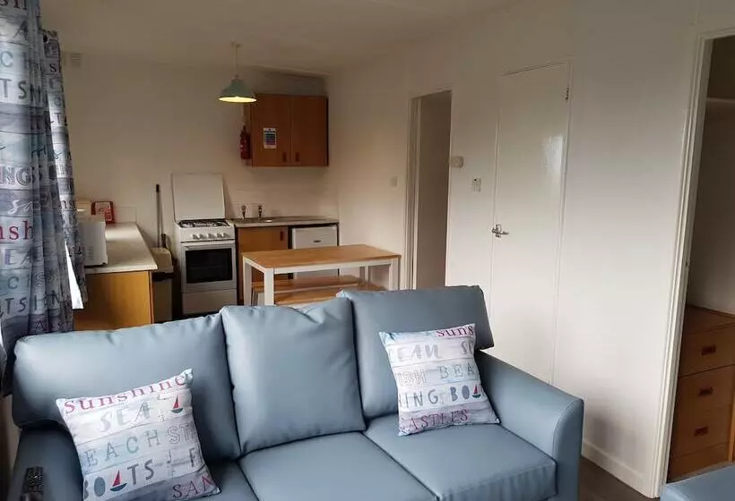 هتل Combe Martin Beach Holiday Park