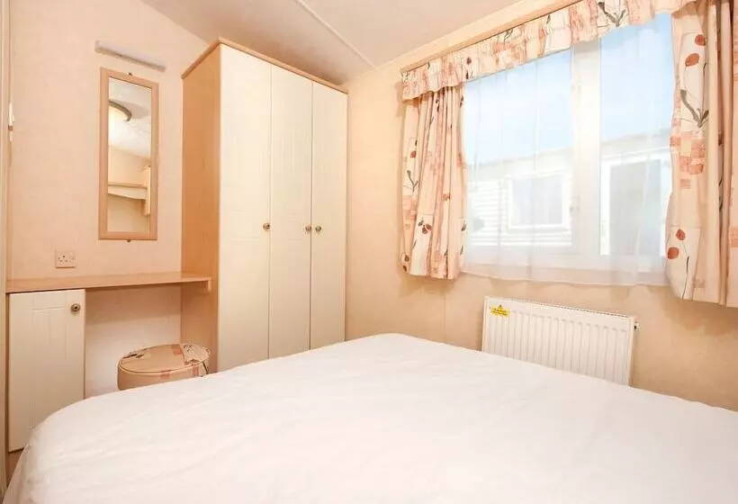 هتل Combe Martin Beach Holiday Park