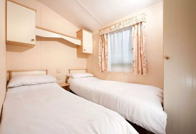 هتل Combe Martin Beach Holiday Park