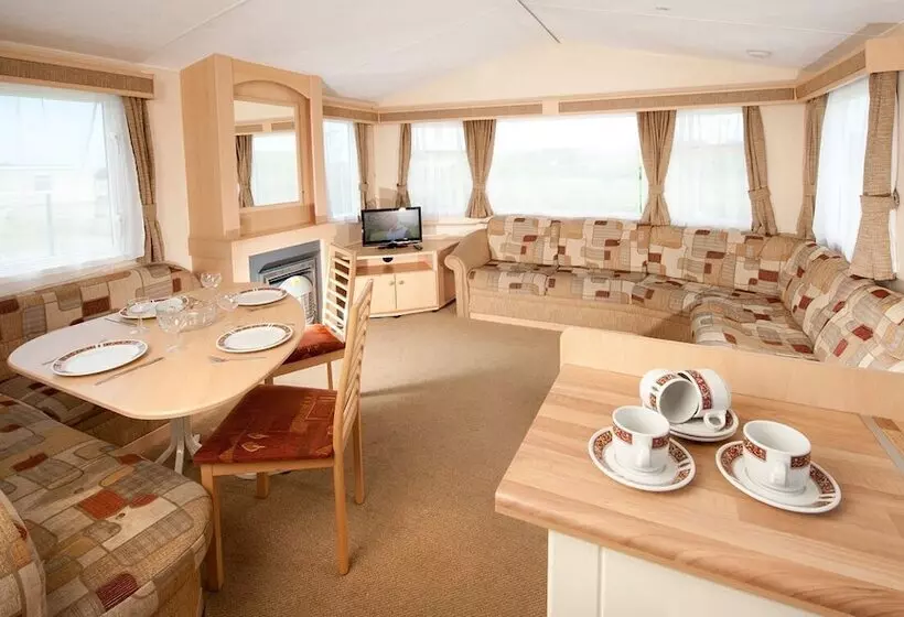 هتل Combe Martin Beach Holiday Park