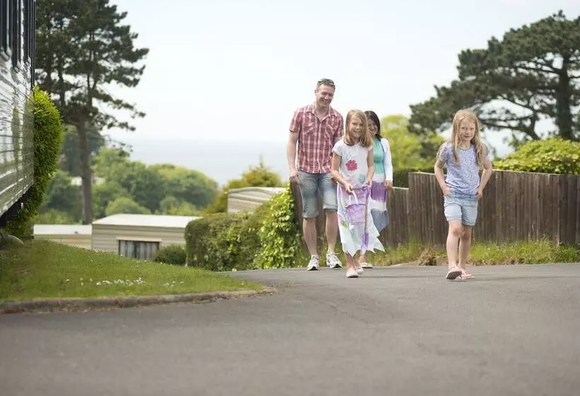 هتل Combe Martin Beach Holiday Park