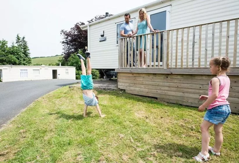 هتل Combe Martin Beach Holiday Park