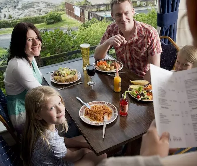 هتل Combe Martin Beach Holiday Park