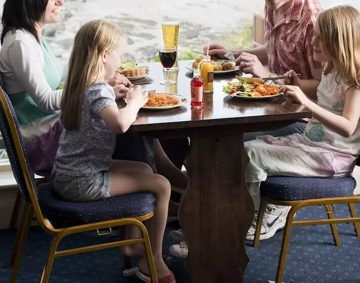 هتل Combe Martin Beach Holiday Park