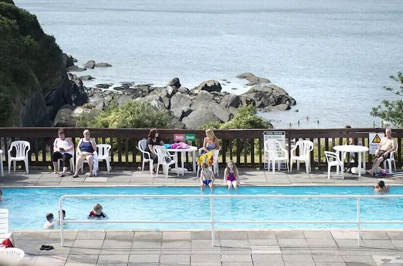 هتل Combe Martin Beach Holiday Park