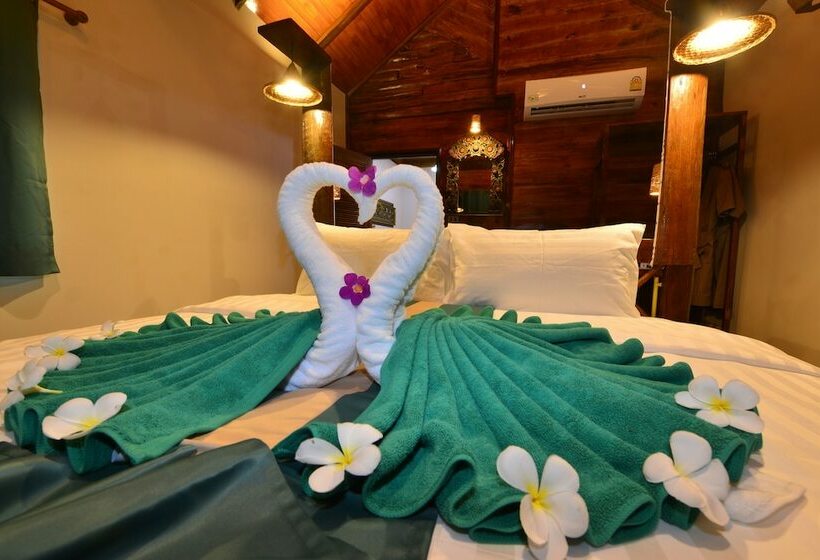 هتل Koh Jum Ocean Beach Resort