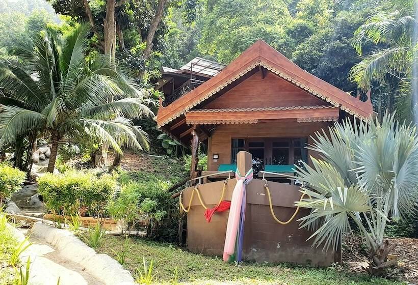 هتل Koh Jum Ocean Beach Resort