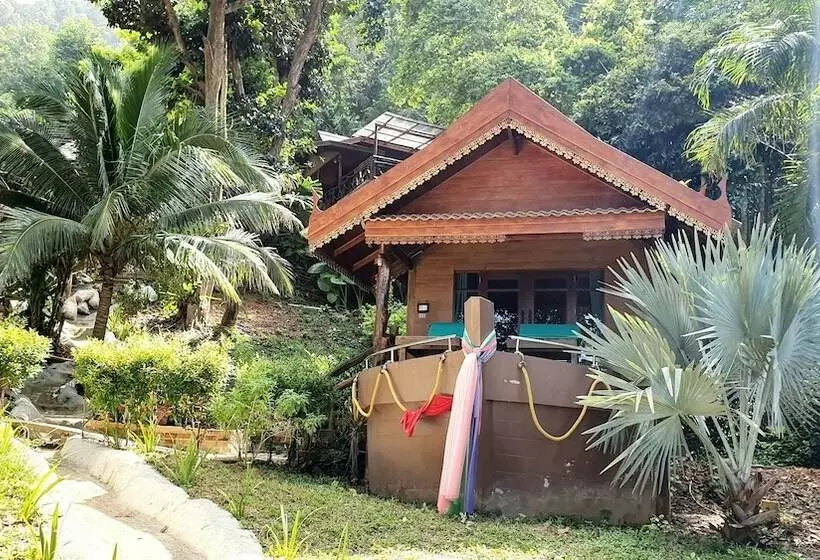 Hotelli Koh Jum Ocean Beach Resort