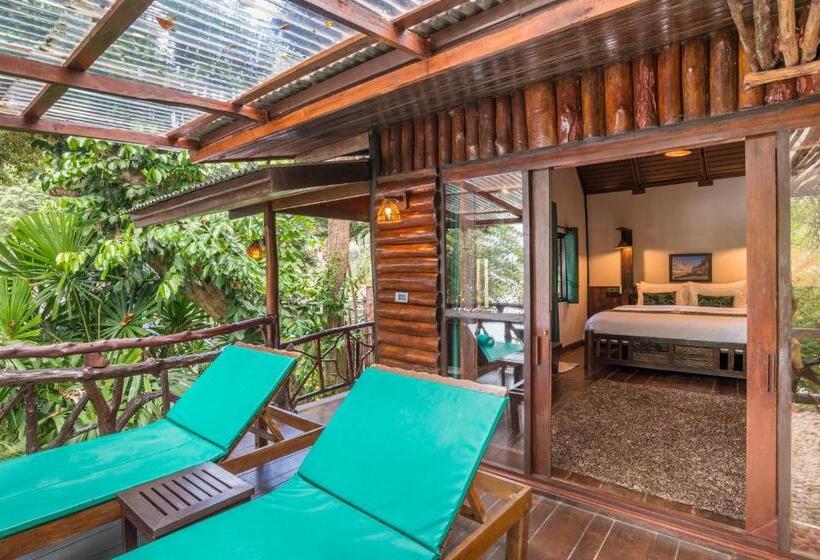 هتل Koh Jum Ocean Beach Resort