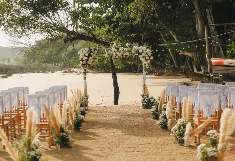 Hotelli Koh Jum Ocean Beach Resort