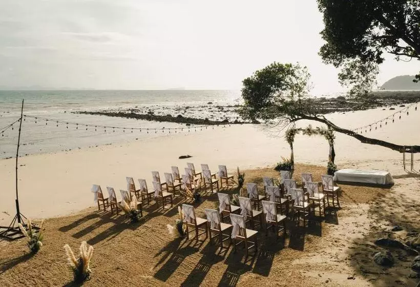 Hotelli Koh Jum Ocean Beach Resort