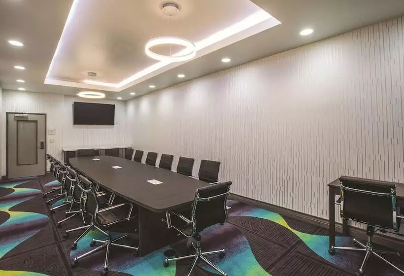 Hotelli La Quinta By Wyndham Lubbock South