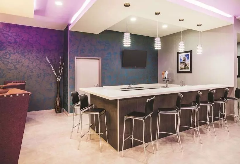 Hotelli La Quinta By Wyndham Lubbock South