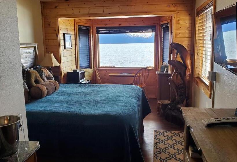 هتل Resurrection Lodge On The Bay