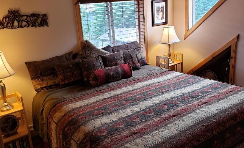 هتل Resurrection Lodge On The Bay