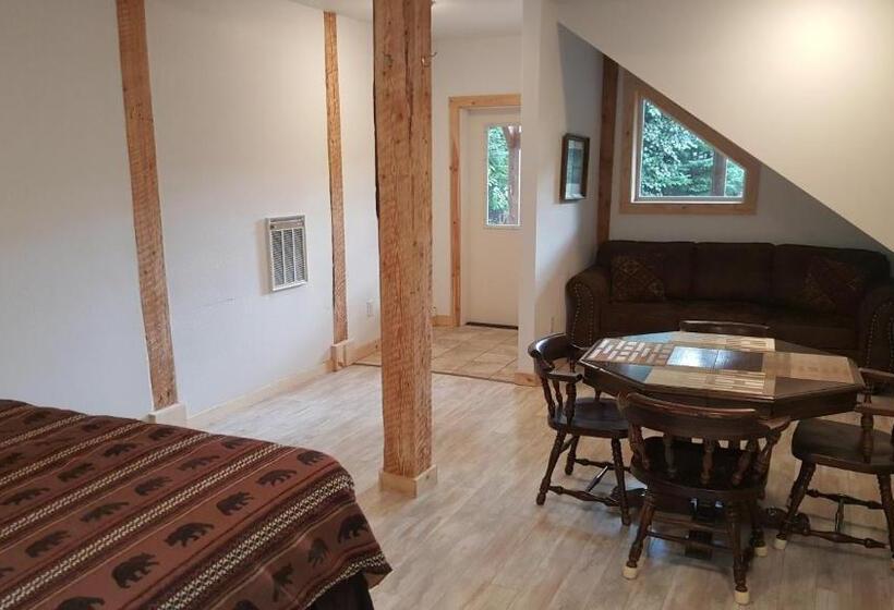 هتل Resurrection Lodge On The Bay