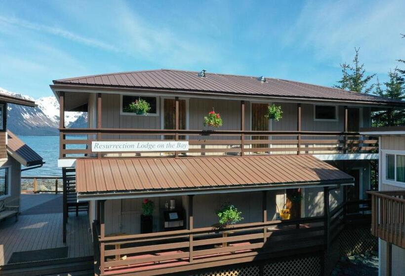 هتل Resurrection Lodge On The Bay