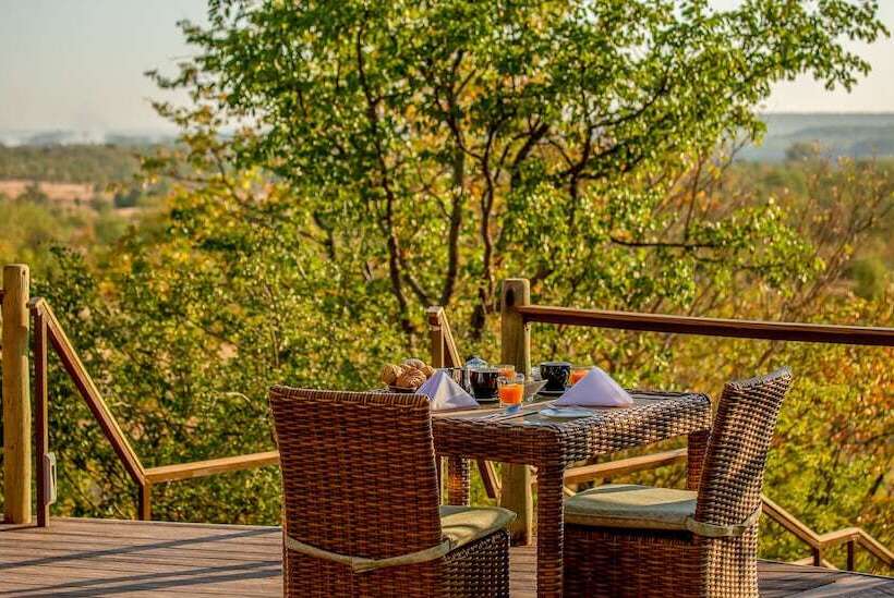 هتل The Elephant Camp