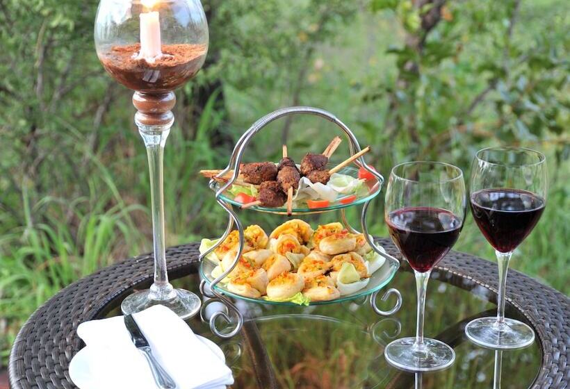 هتل The Elephant Camp