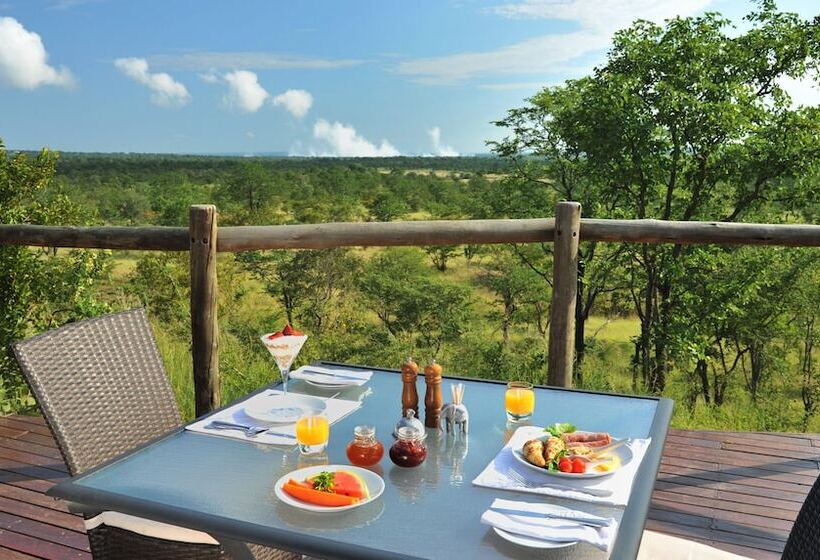 هتل The Elephant Camp