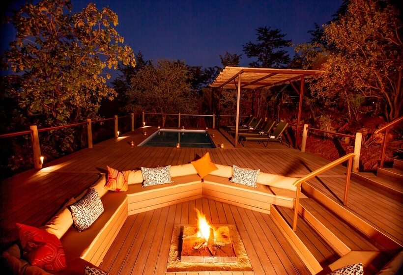 هتل The Elephant Camp