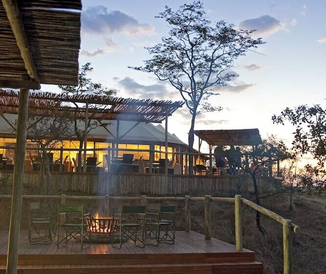 هتل The Elephant Camp