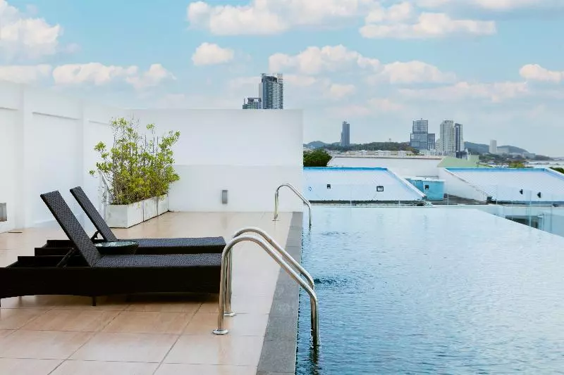 Karin Hotel & Service Apartment   Sha Extra Plus