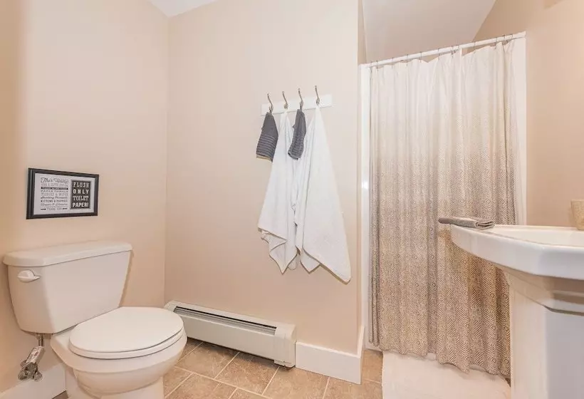 Maple Rock Bed & Breakfast