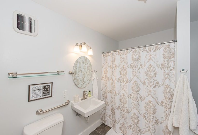 Maple Rock Bed & Breakfast