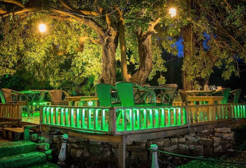 پانسیون Secret Garden Hotel & Bungalows