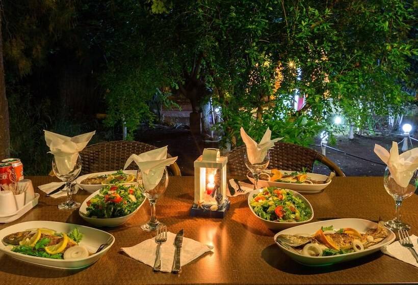 پانسیون Secret Garden Hotel & Bungalows