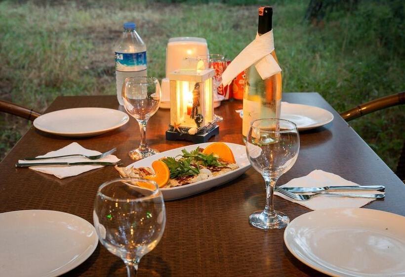 پانسیون Secret Garden Hotel & Bungalows