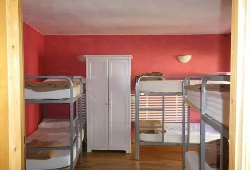 Retkeilymaja Fuente Del Oso