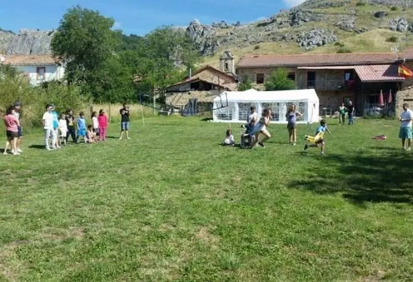 Retkeilymaja Fuente Del Oso