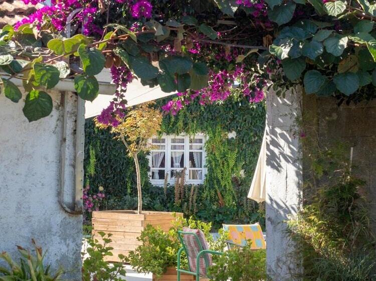 تختخواب و صبحانه Casa Lourido