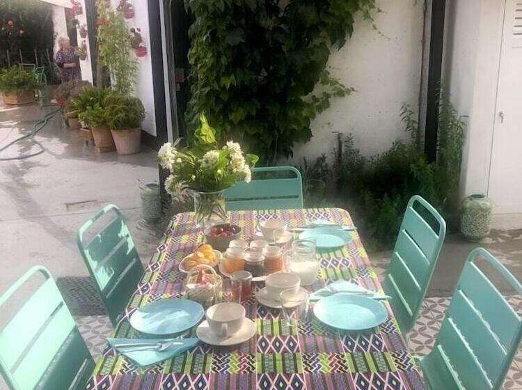 تختخواب و صبحانه Casa Lourido