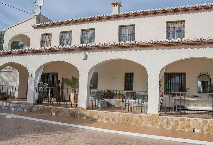 تختخواب و صبحانه La Maravilla