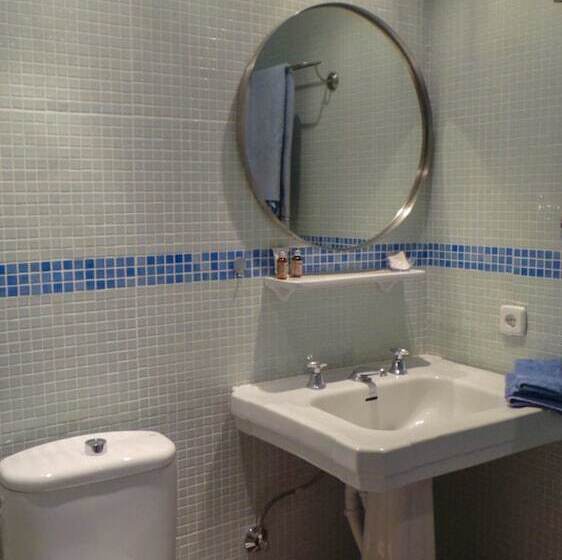 تختخواب و صبحانه La Roqueta