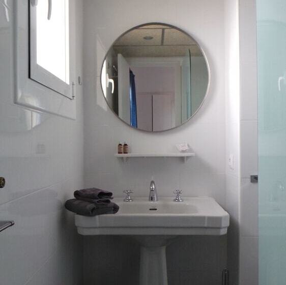 تختخواب و صبحانه La Roqueta