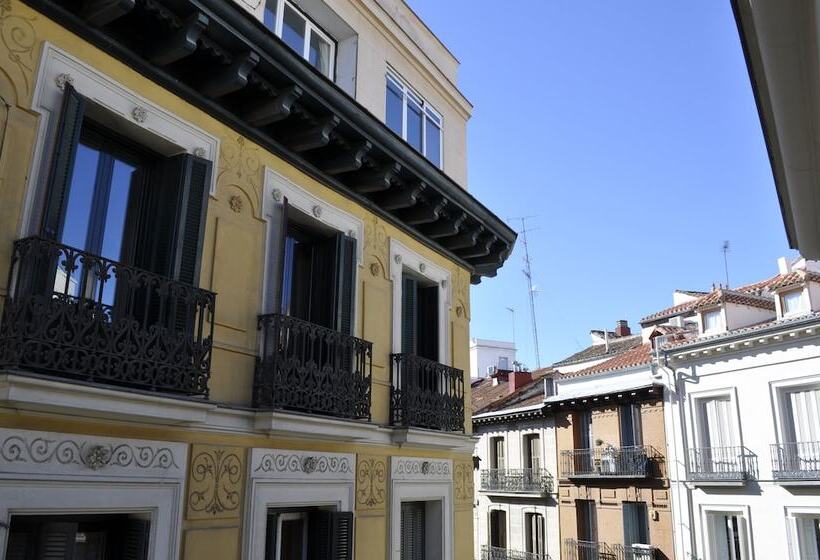 مسافرخانه Madridcito